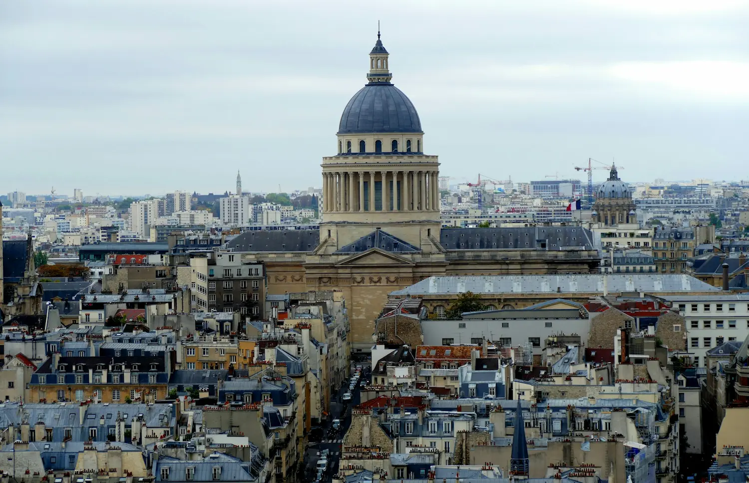 Panthéon de Paris à quelques minutes à pied de l'Hôtel Eugénie.